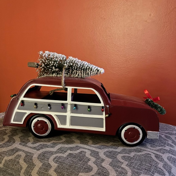 {Merry Moments} Red White Metal Vintage style Christmas Woody Wagon Car Jeep - Picture 3 of 5